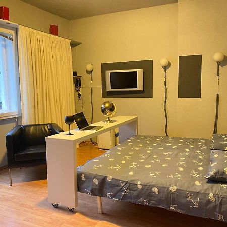 Cozy Modern Apartment With Small Balcony In The Heart Of Berlijn Buitenkant foto