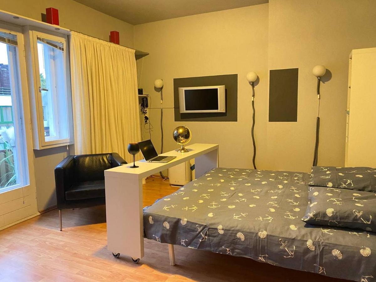 Cozy Modern Apartment With Small Balcony In The Heart Of Berlijn Buitenkant foto