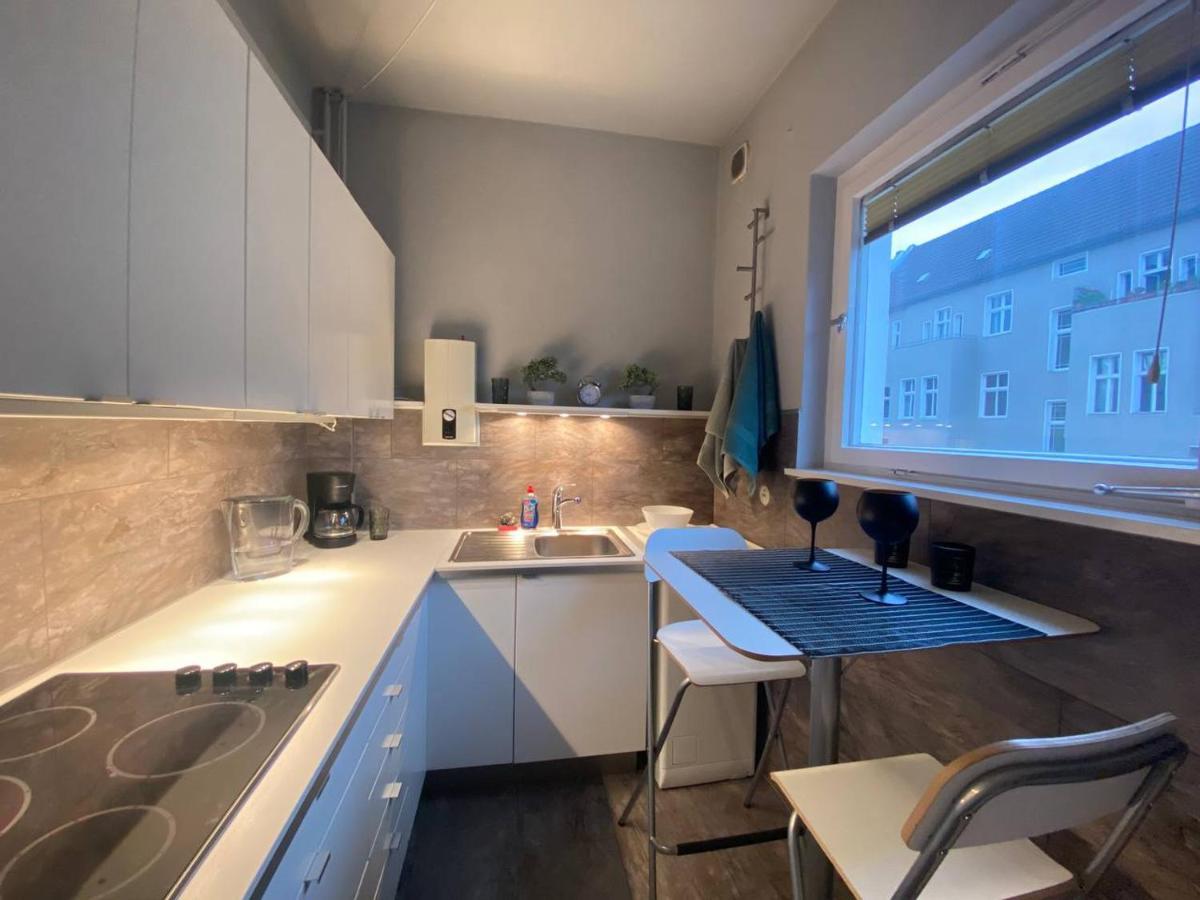 Cozy Modern Apartment With Small Balcony In The Heart Of Berlijn Buitenkant foto