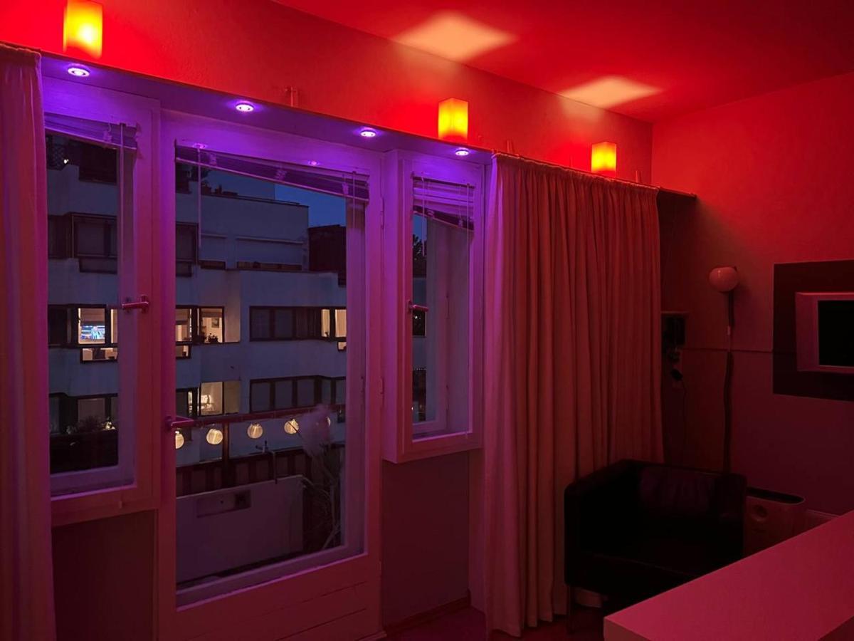Cozy Modern Apartment With Small Balcony In The Heart Of Berlijn Buitenkant foto