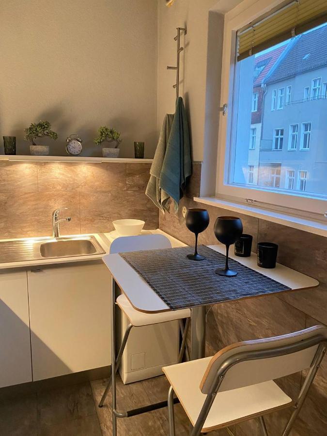 Cozy Modern Apartment With Small Balcony In The Heart Of Berlijn Buitenkant foto