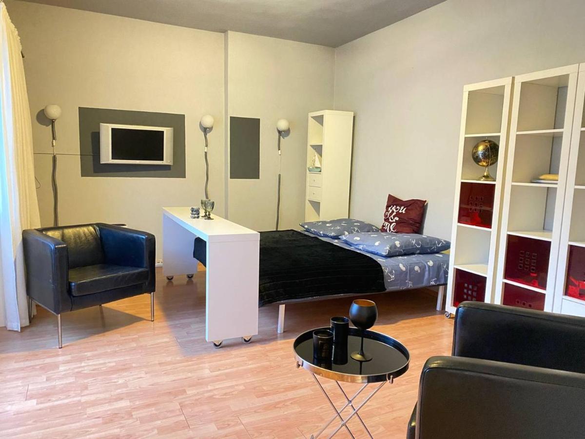 Cozy Modern Apartment With Small Balcony In The Heart Of Berlijn Buitenkant foto